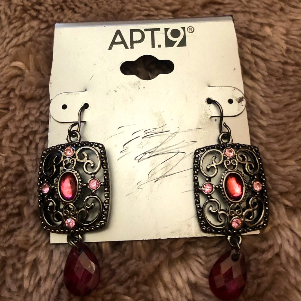 NWT- Never worn pink dangle earrings